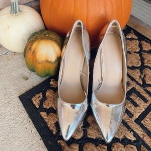 Wild Diva-Size 8 1/2-Silver Heels